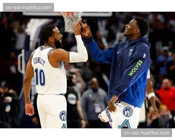 爱德华兹关键球能力显著增强，森林狼青年军冲击力十足